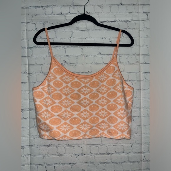 American Eagle Outfitters Tops - ✨American Eagle Smiley Face Tank Top Peach XXL Cropped Sleeveless‎